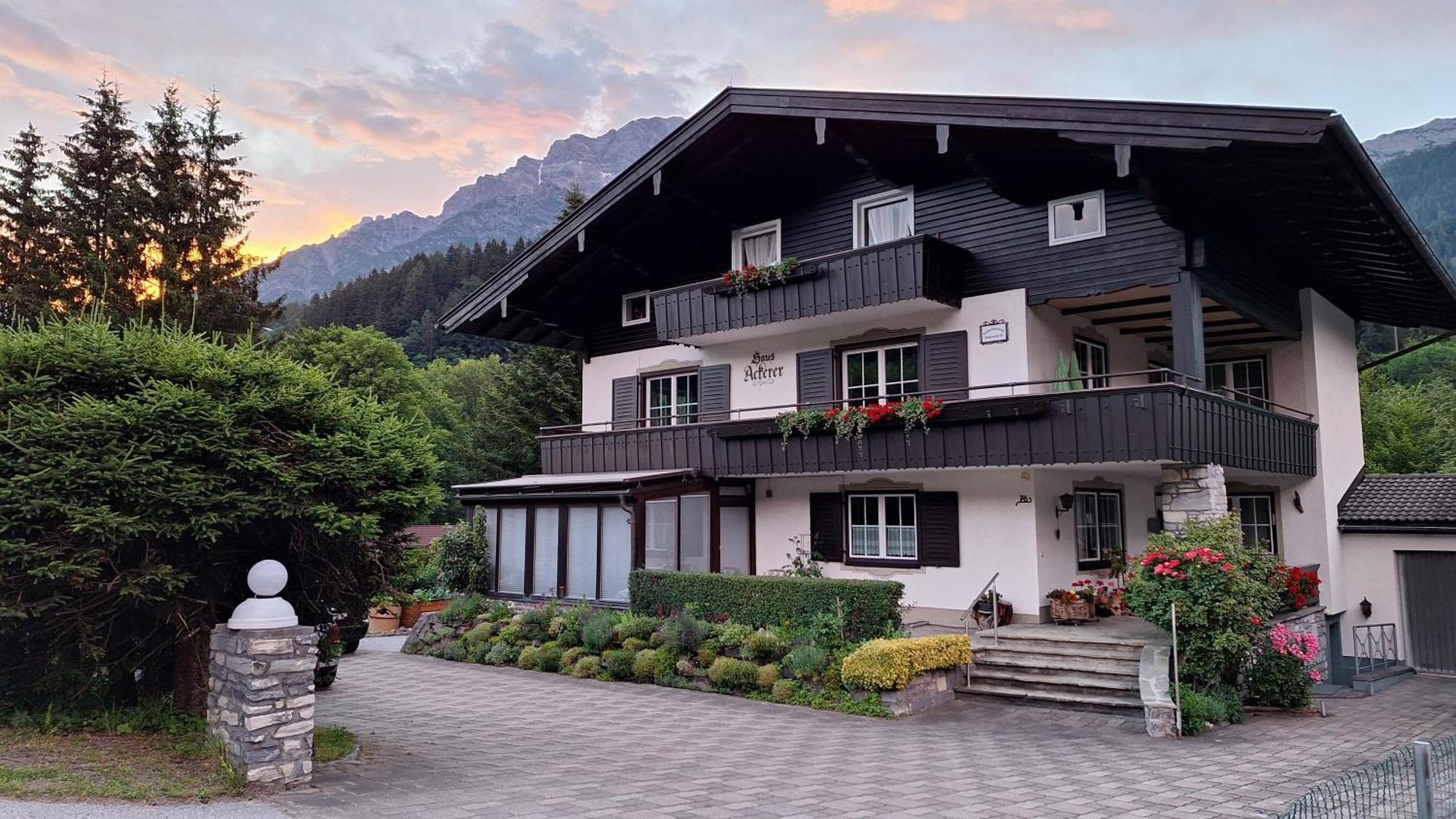 Апартаменты Haus Ackerer Леоганг Экстерьер фото